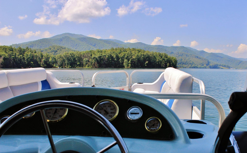 Pontoon Boat Bathrooms: Best Toilet Enclosure Set-Up