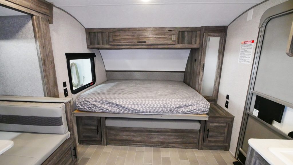 16 foot travel trailer with murphy bed