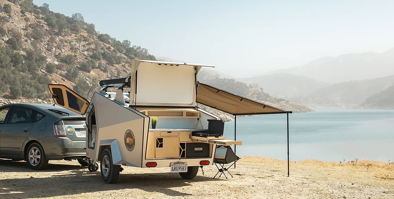 Poly drop trailer outdoor kitchen.