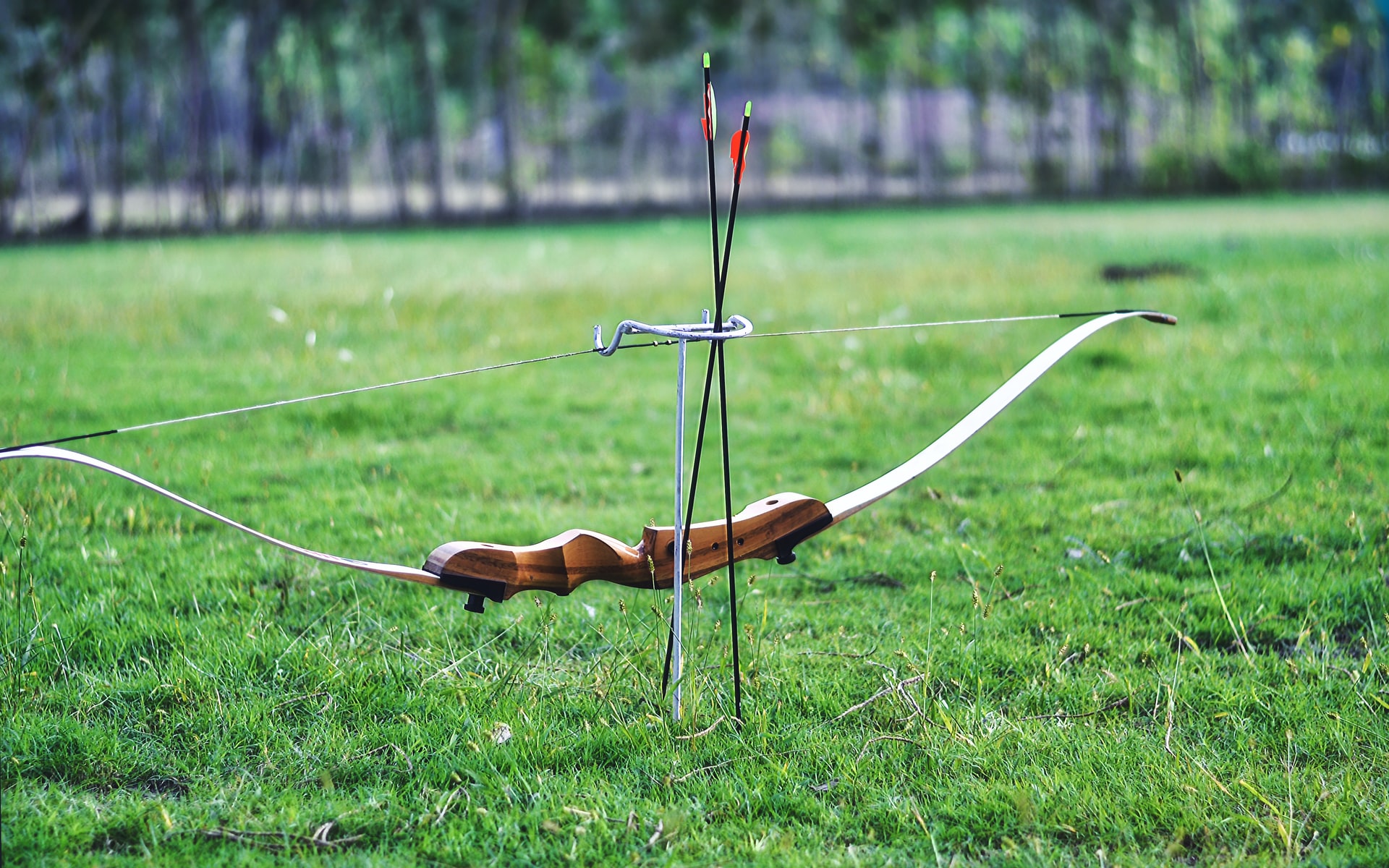 How Far Can a Recurve Bow Shoot?