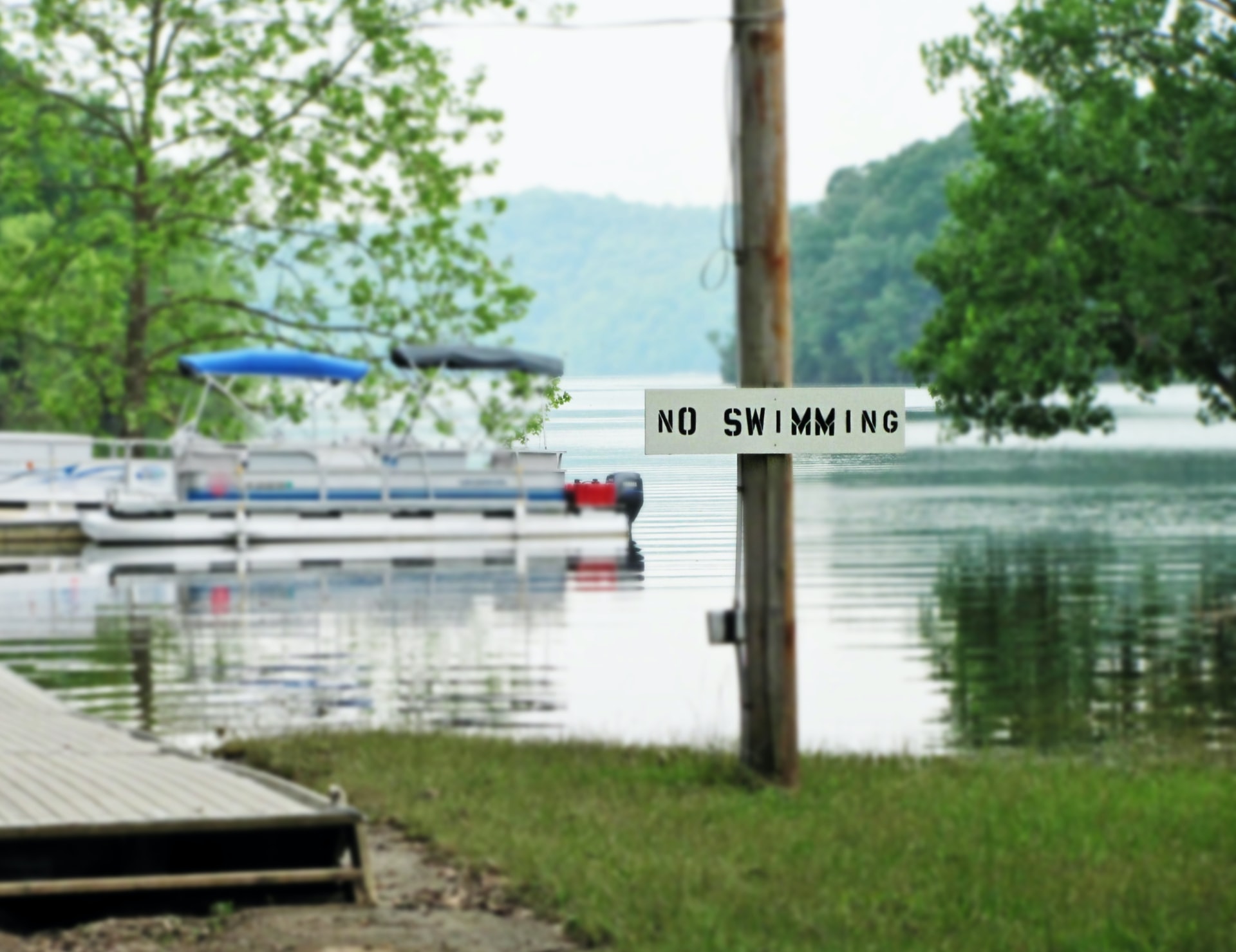 Can Pontoon Boats Sink?