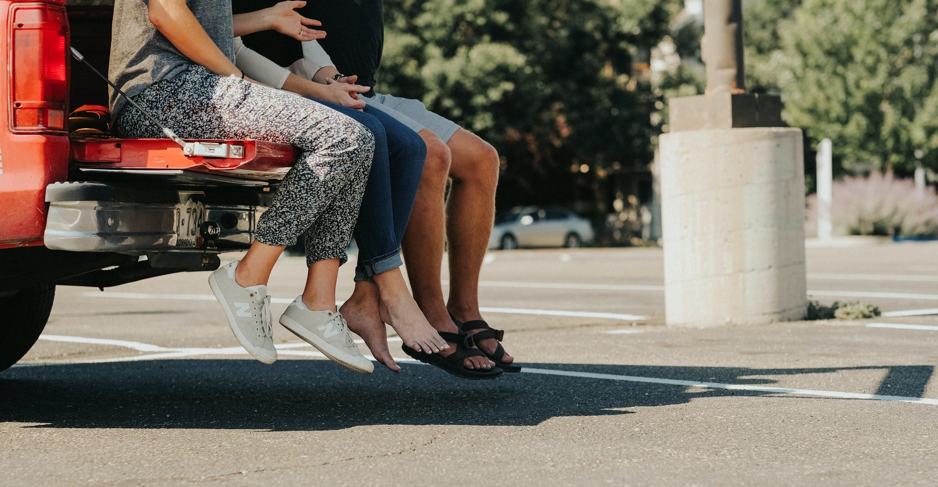 Can a Truck Camper Sit On the Tailgate?