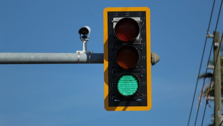 How Much Do Traffic Lights Weigh?